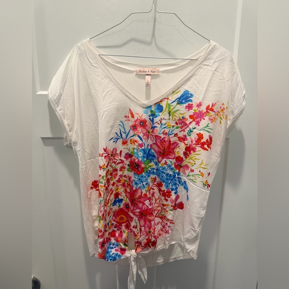 Harlow & Rose Floral Tie Front Top Womens Small V Neck Summer Blouse